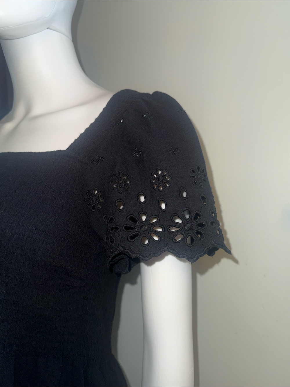 Madewell Black Square-Neck Eyelet Puff Sleeve Peplum Top - Picture 4 of 13